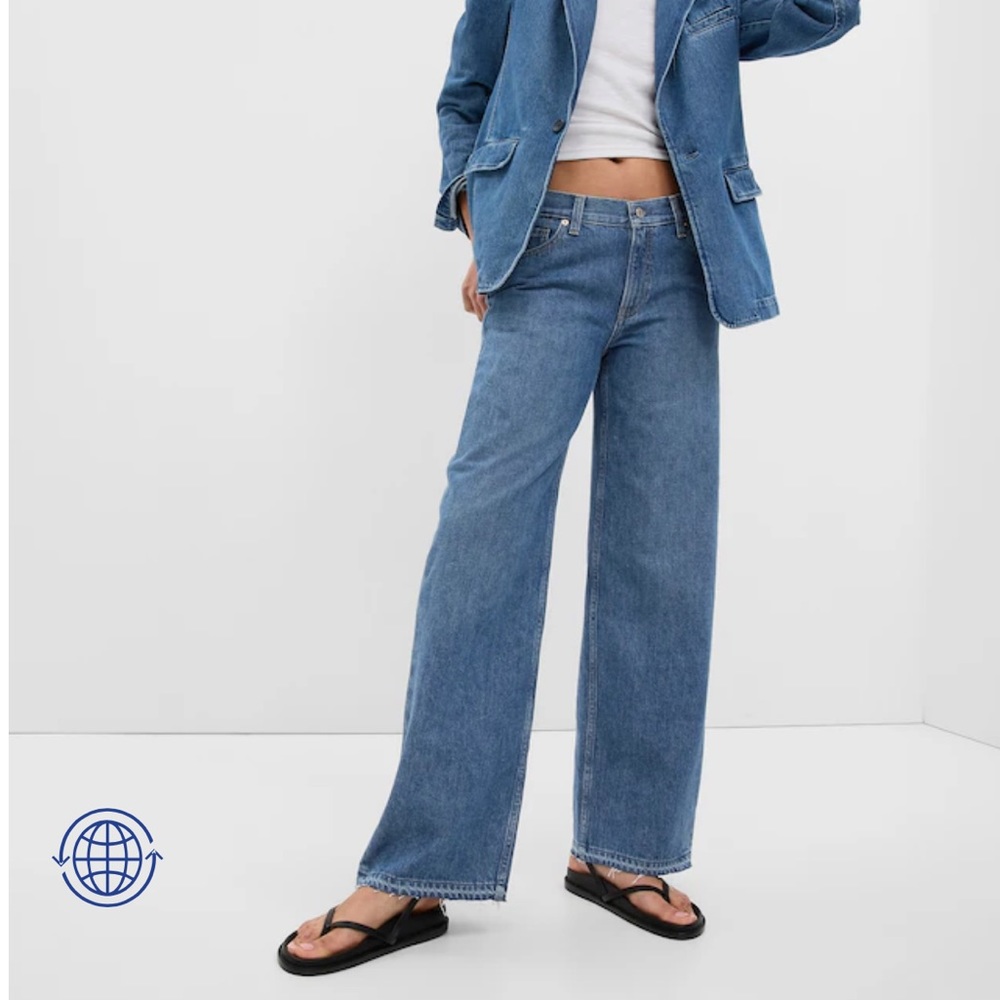 NWT GAP Low Rise Stride Jeans with Washwell
